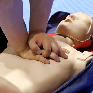 Técnicas de reanimación cardiopulmonar básica y uso de DEA, en situaciones de emergencias